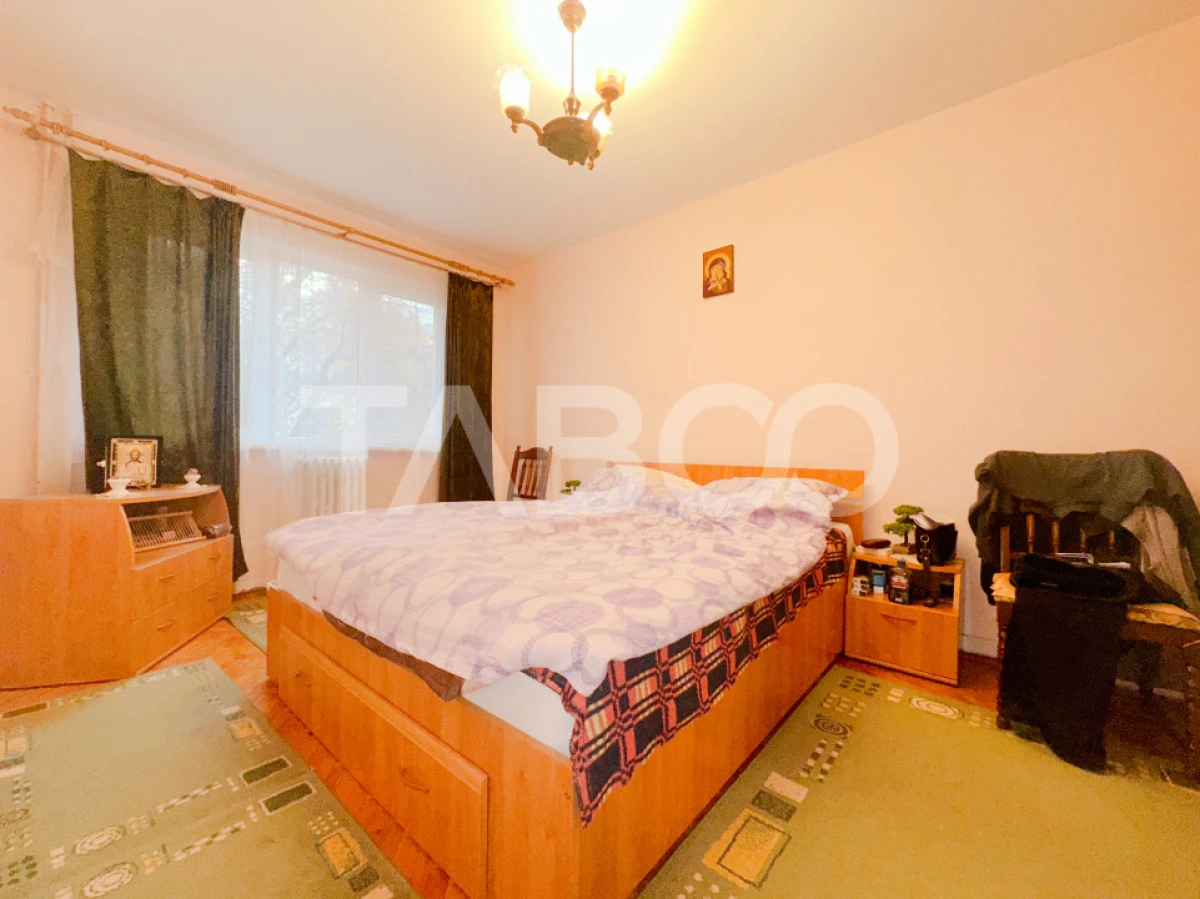 De vanzare apartament cu 4 camere decomandate cartierul Manastur - 2