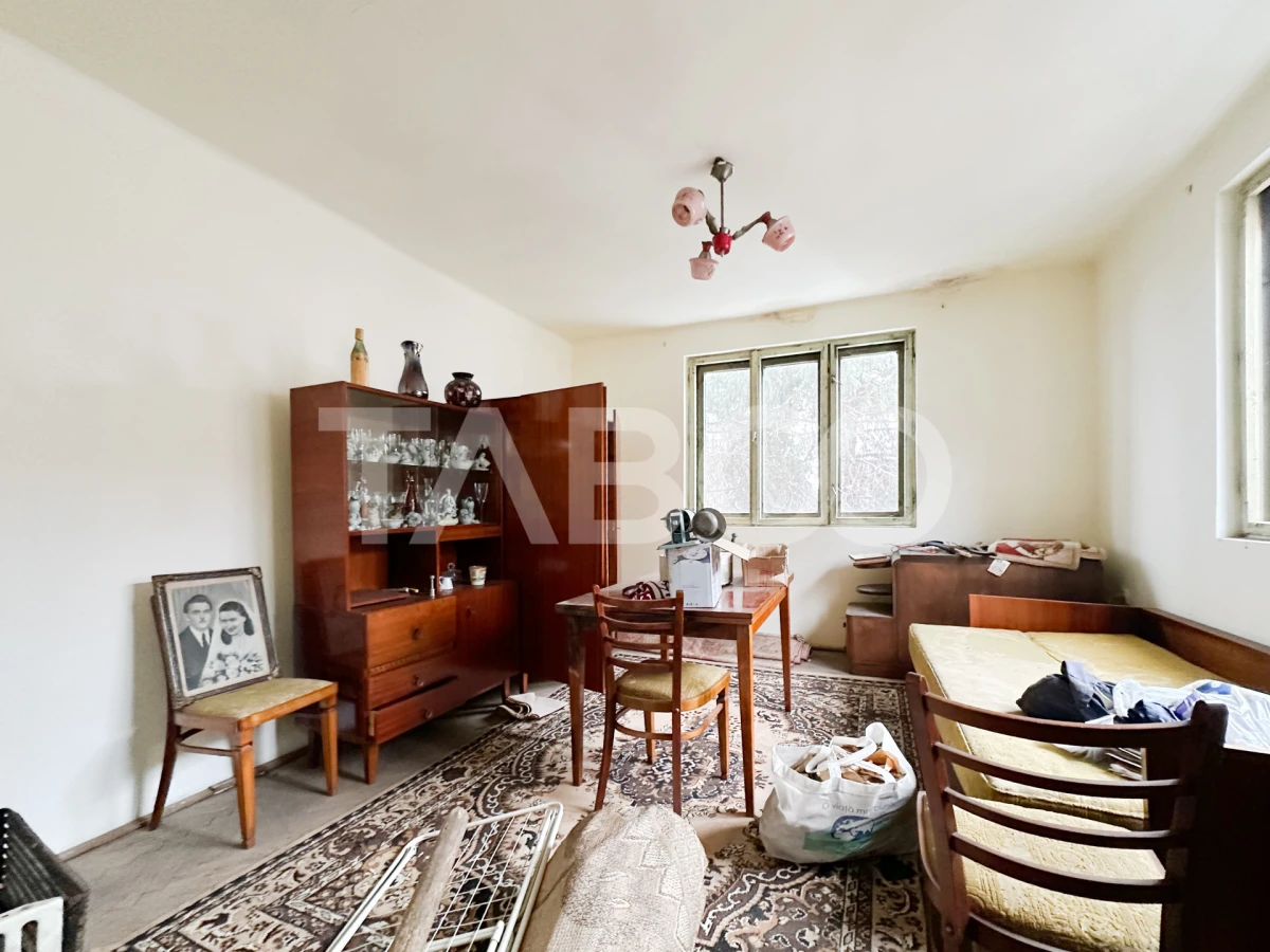 De vanzare casa tip duplex in cartierul Gruia garaj si teren generos - 2