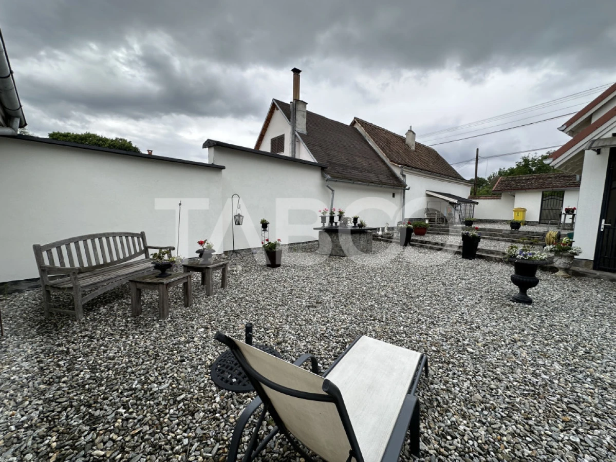 Casa 7 camere 6 bai terase teren 1180mp aproape de Castel si Poveste - 2