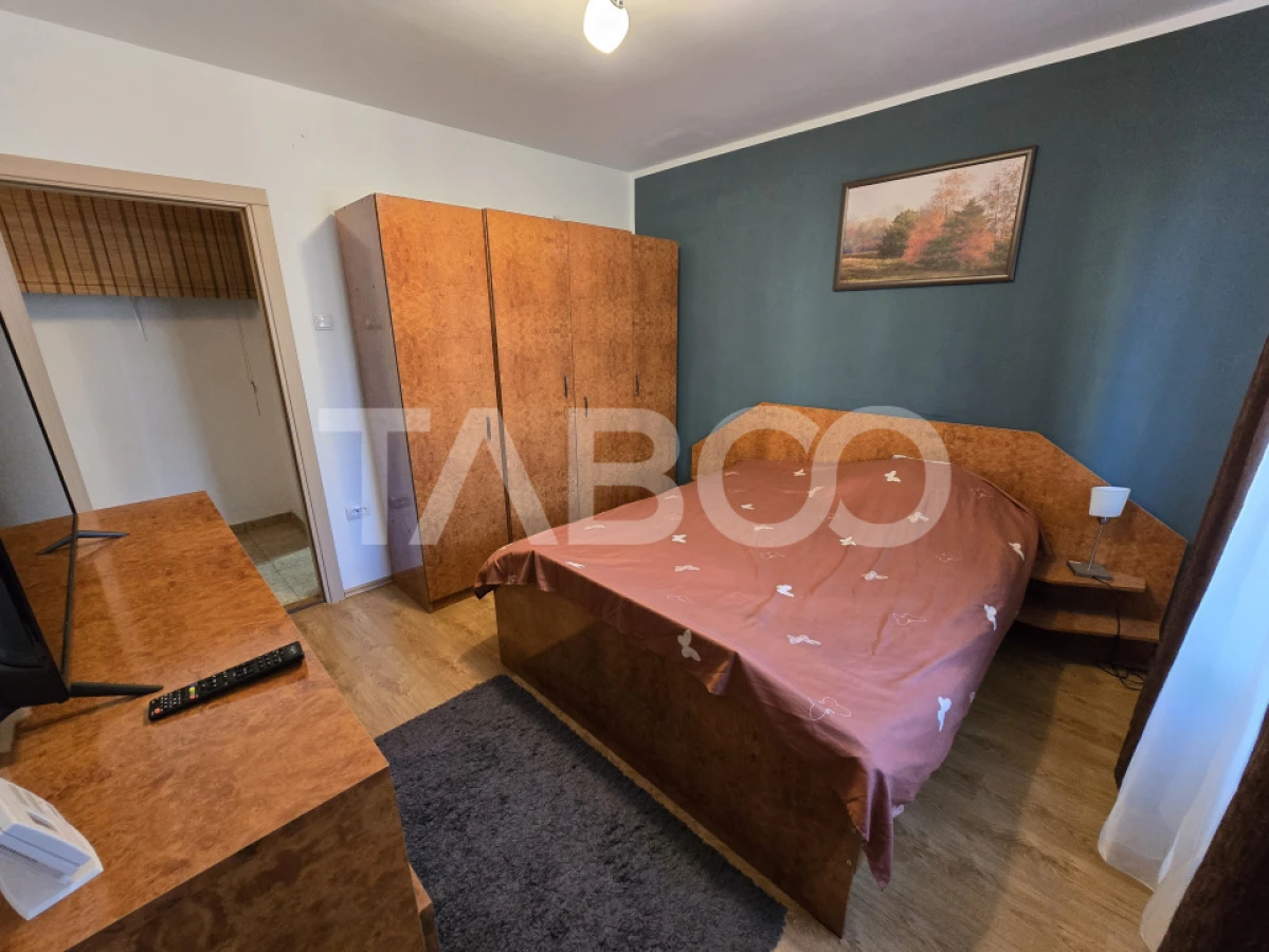 Apartament decomandat 3 camere balcon pivnita lift Vasile Aaron Sibiu - 5
