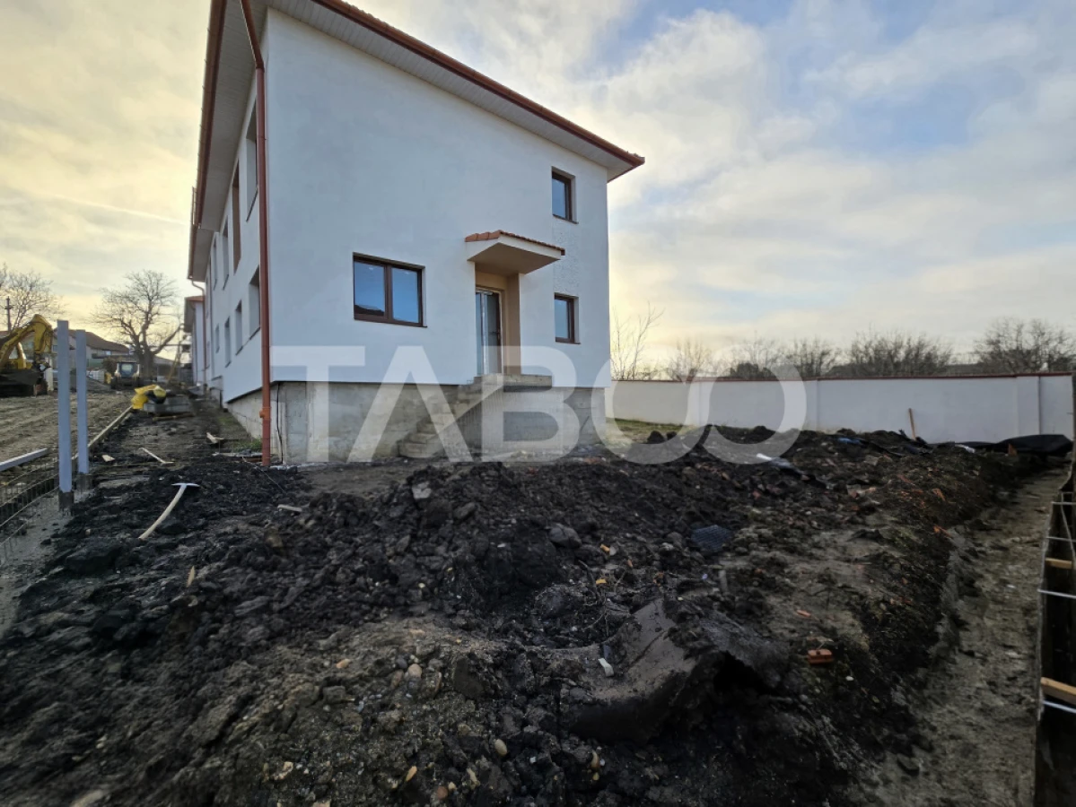 Casa tip duplex de vanzare 120 utili teren 300 mp Sura Mica Sibiu - 3