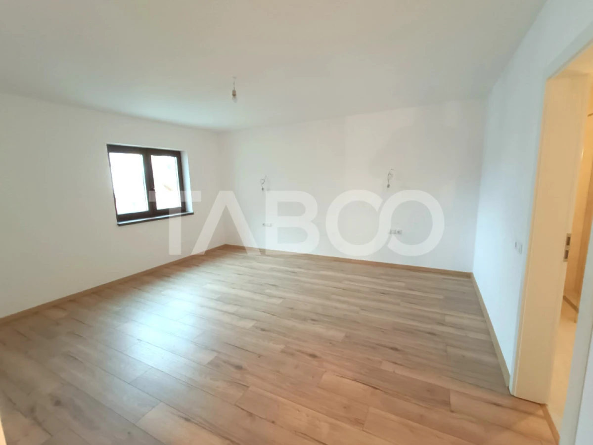 Casa 10 camere 390 mp utili - pe strada Calea Poplacii din Sibiu - 4