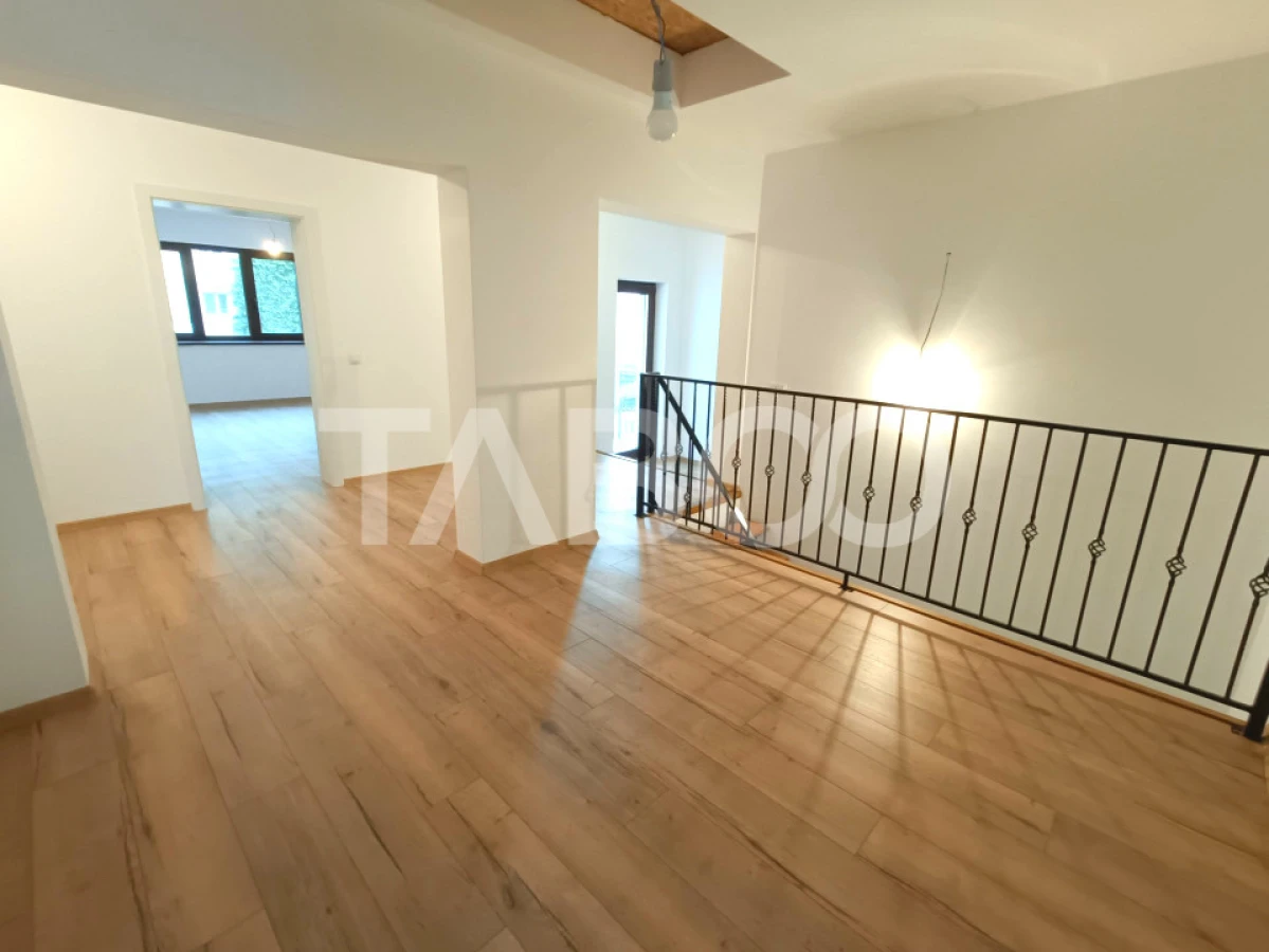 Casa 10 camere 390 mp utili - pe strada Calea Poplacii din Sibiu - 2