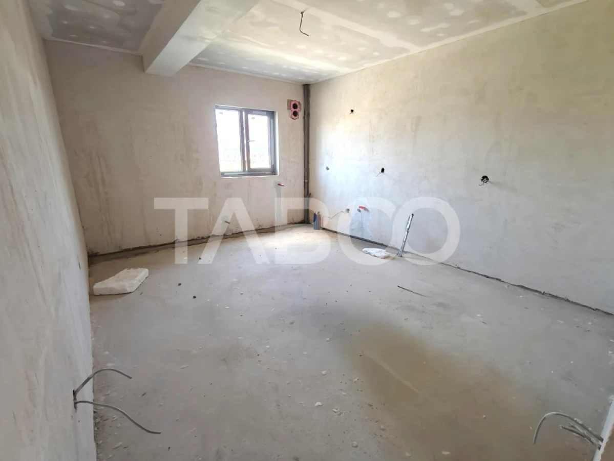 Apartament intabulat 3 camere balcon - etaj 1 - parcare - Comision 0 - 9