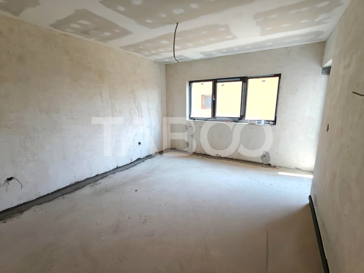 Apartament intabulat 3 camere balcon - etaj 1 - parcare - Comision 0 - 8