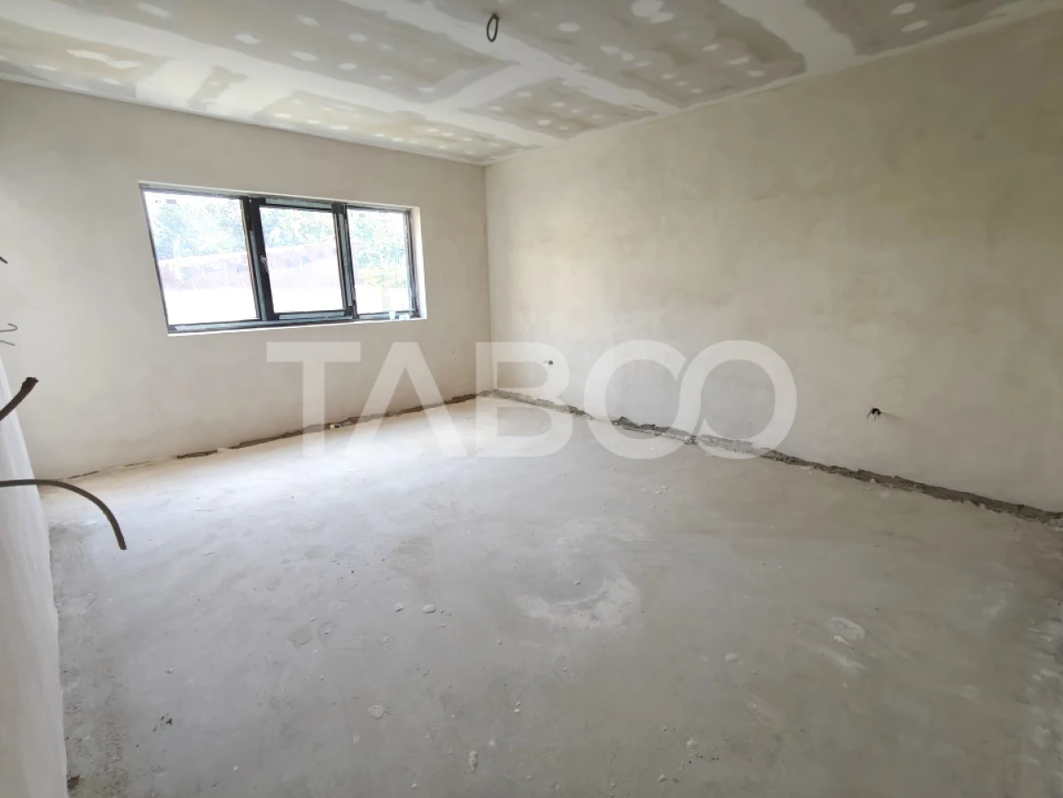 Apartament intabulat 3 camere balcon - etaj 1 - parcare - Comision 0 - 4