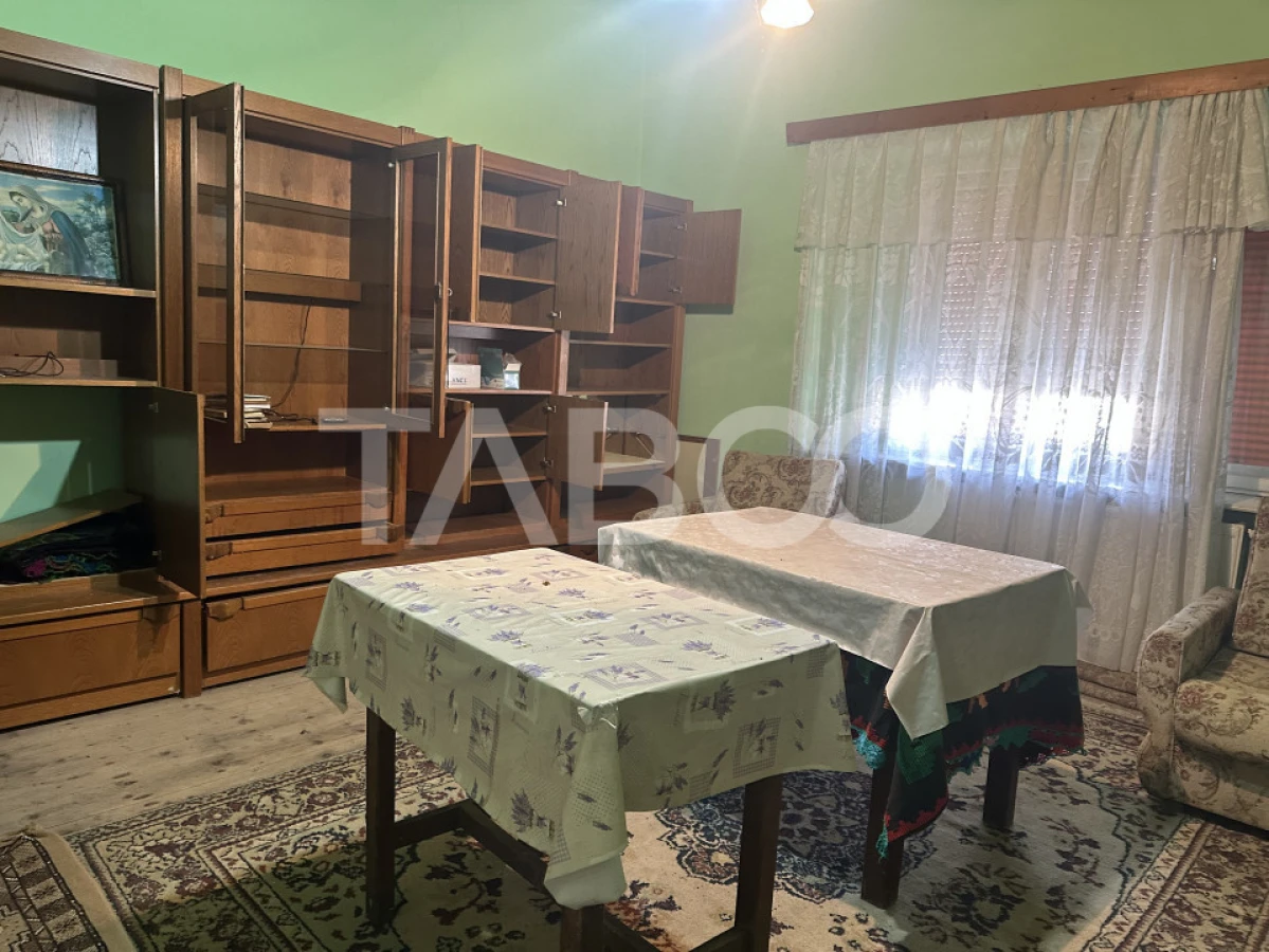 Casa cu potential de investitie in centrul satului 1540 mp teren - 7