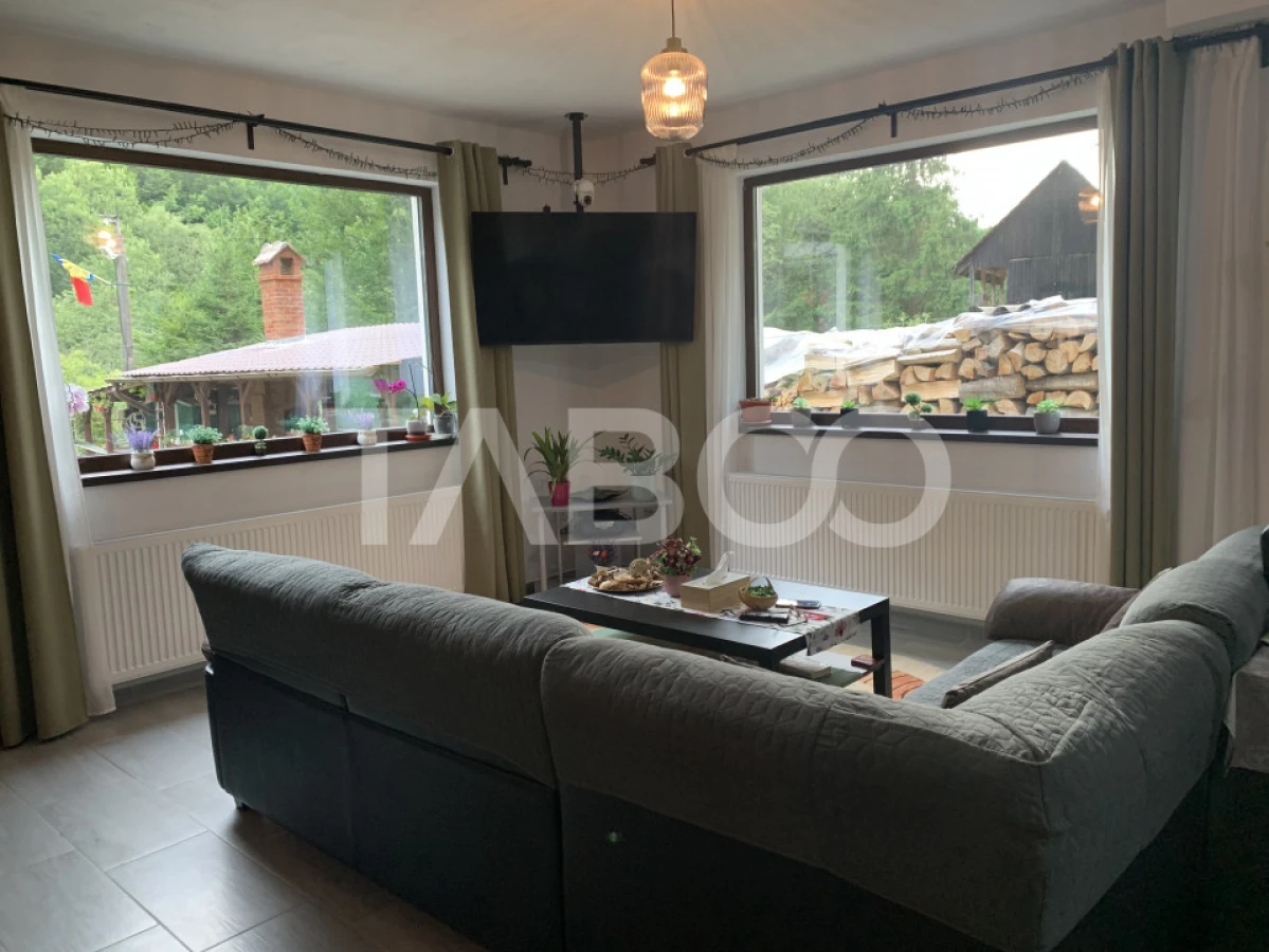 Casa 8 camere 7 bai 284 mp 225mp curte libera in Porumbacu de Sus - 2