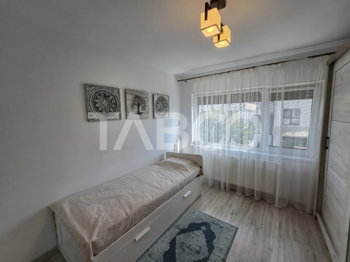 Casa de vanzare 5 camere 160mpu 3 bai 120mp teren liber zona Selimbar - 7