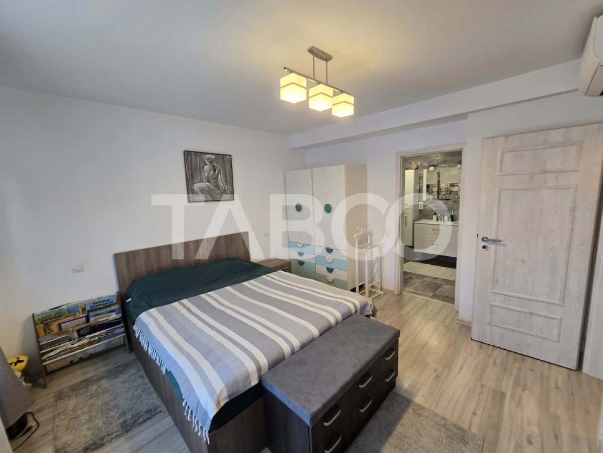 Casa de vanzare 5 camere 160mpu 3 bai 120mp teren liber zona Selimbar - 6