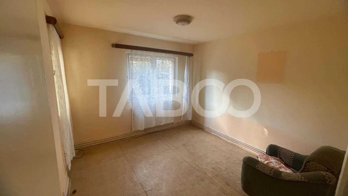 Apartament de vanzare 2 camere cu vedere la munte etaj 4 Vasile Aaron - 6