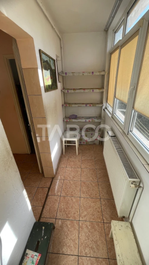 Apartament de vanzare 2 camere cu vedere la munte etaj 4 Vasile Aaron - 5