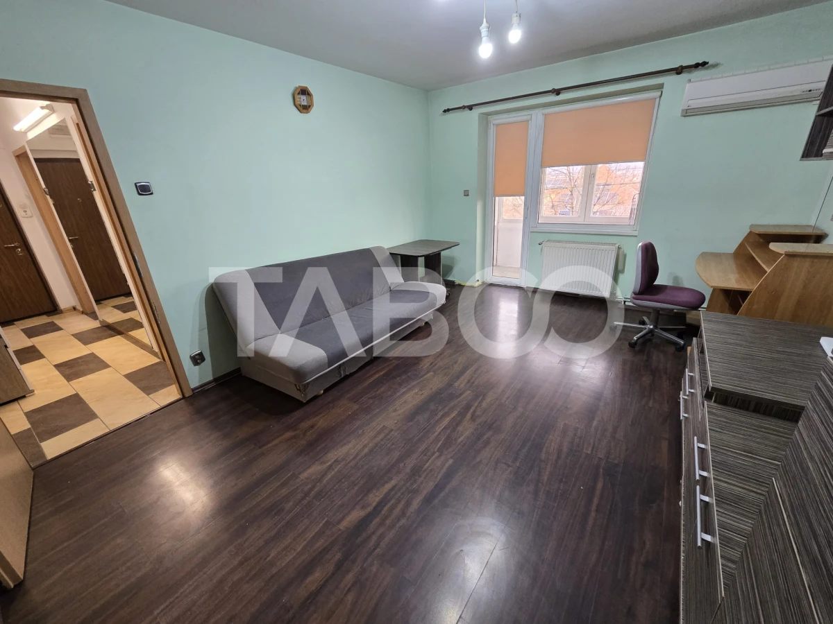 Apartament 2 camere de vanzare 48 utili balcon zona Vasile Aaron Sibiu - 1