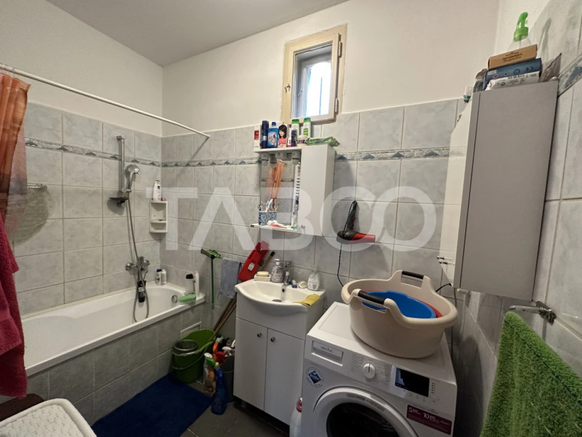 Casa 2 corpuri P+M si P+1 spatiu comercial 70 mpu la strada 2 garaje - 8