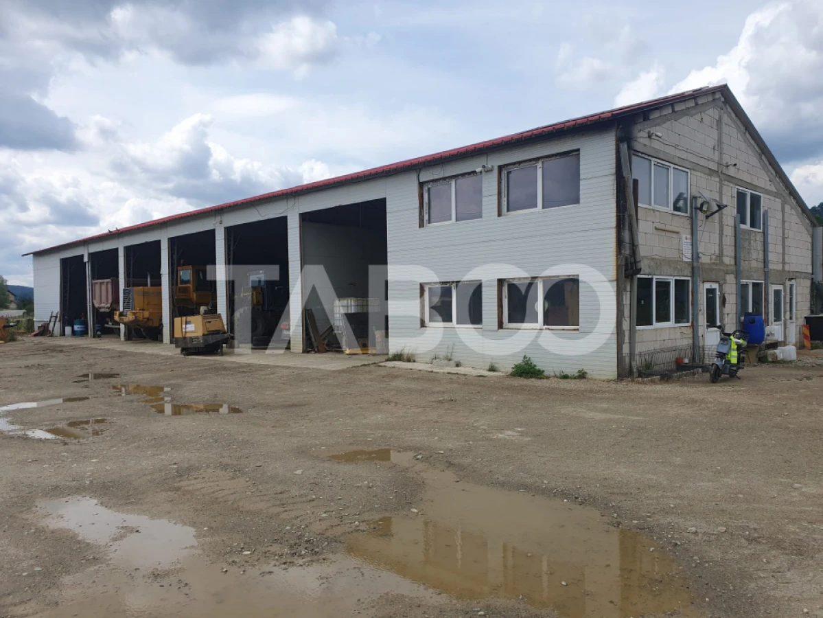 Teren si hala 42.000 mp + zona administrativa la 7 minute de Fagaras - 1