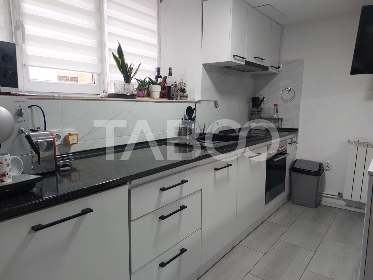 Apartament renovat complet 47 mp 3 camere str Tesatorilor Cisnadie - 6
