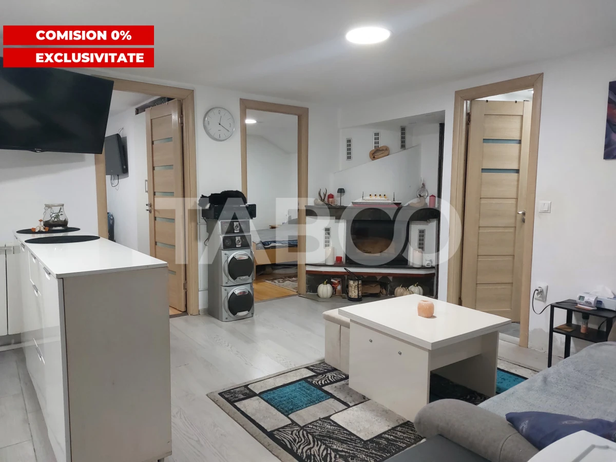Apartament renovat complet 47 mp 3 camere str Tesatorilor Cisnadie - 1