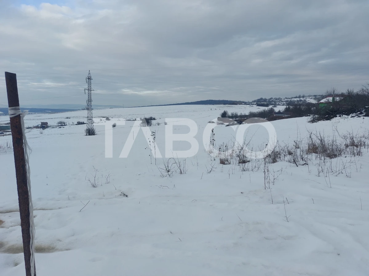 Teren extravilan pentru cabana si gradina 400 mp cu drum de acces - 1