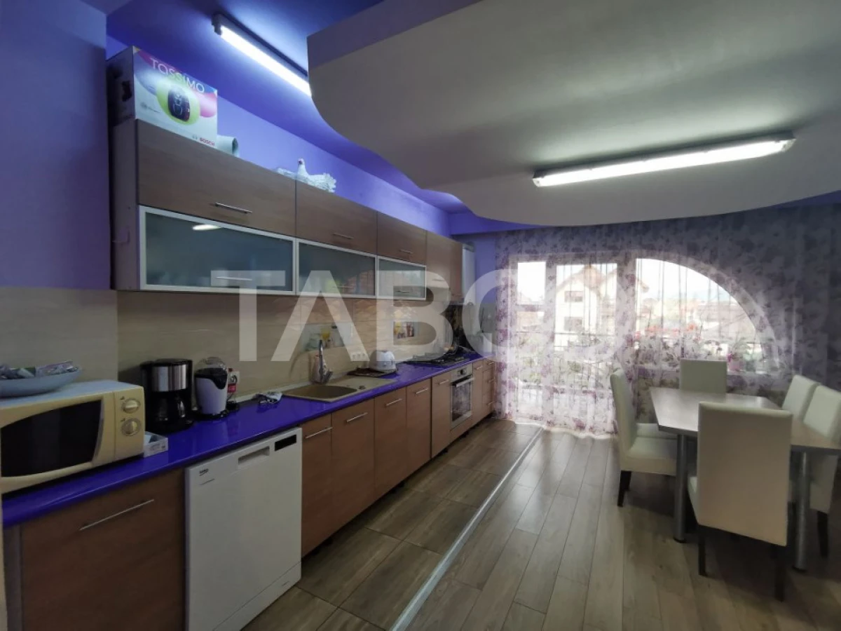 Casa in zona Centrala cu 8 camere mobilate teren 890 mp - 1