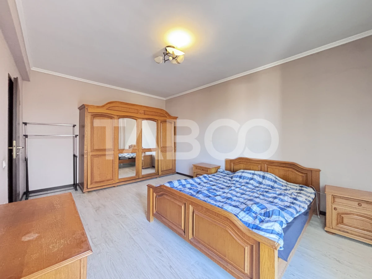 De vanzare apartament foarte spatios cu terasa si priveliste - 4