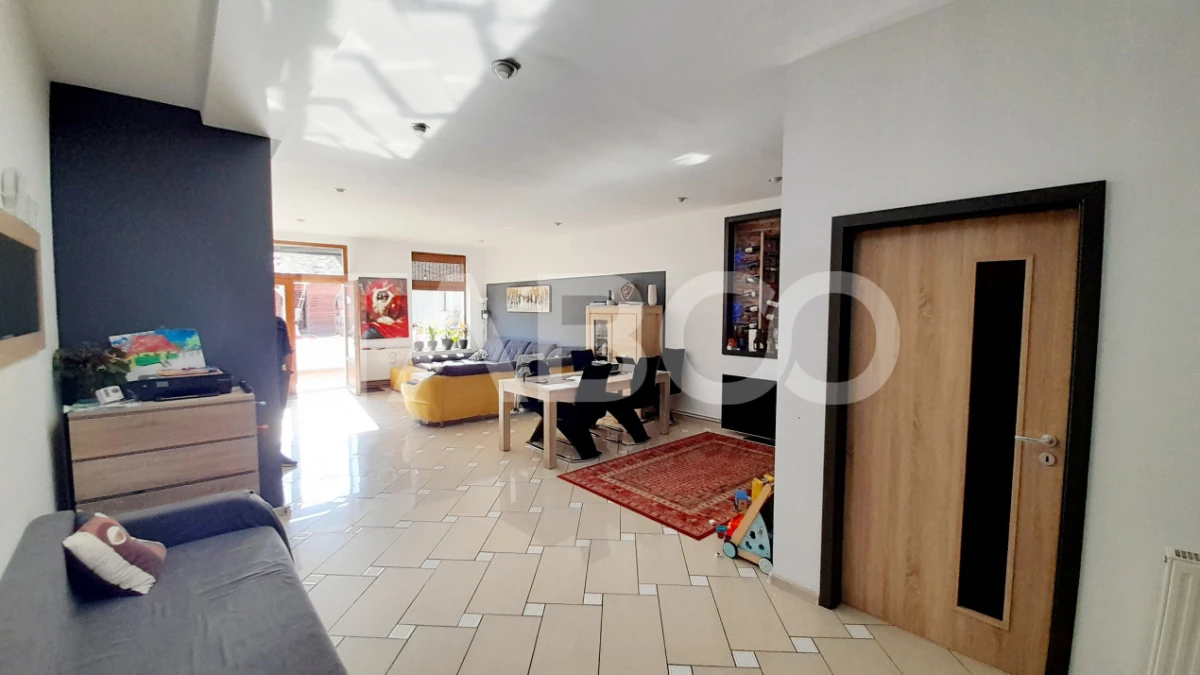 Pensiune si casa in centrul Sibiului cu business functional - 9