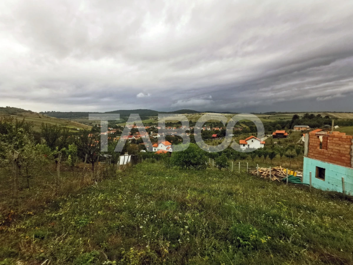 Teren intravilan 662 mp cu priveliste catre Hamba Sura Mare - 4