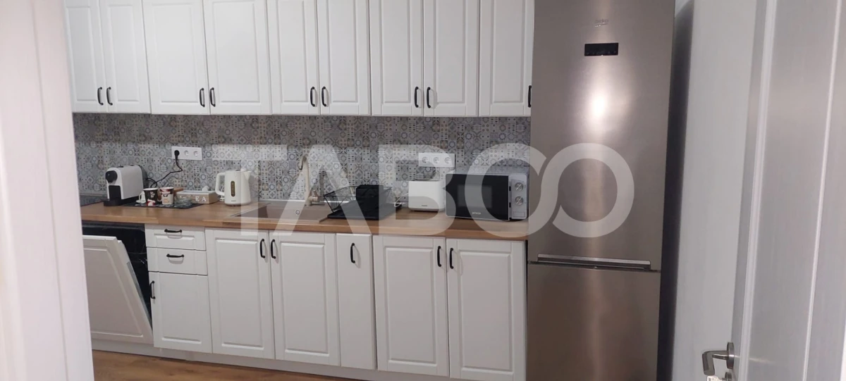 Duplex de inchiriat cu 4 camere + curte in Selimbar - 2