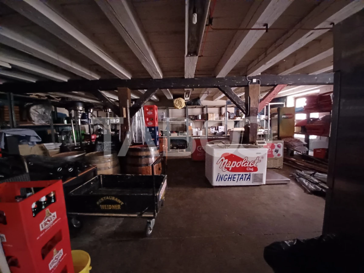 Piata Mare-Restaurant terasa si bar de inchiriat - 7