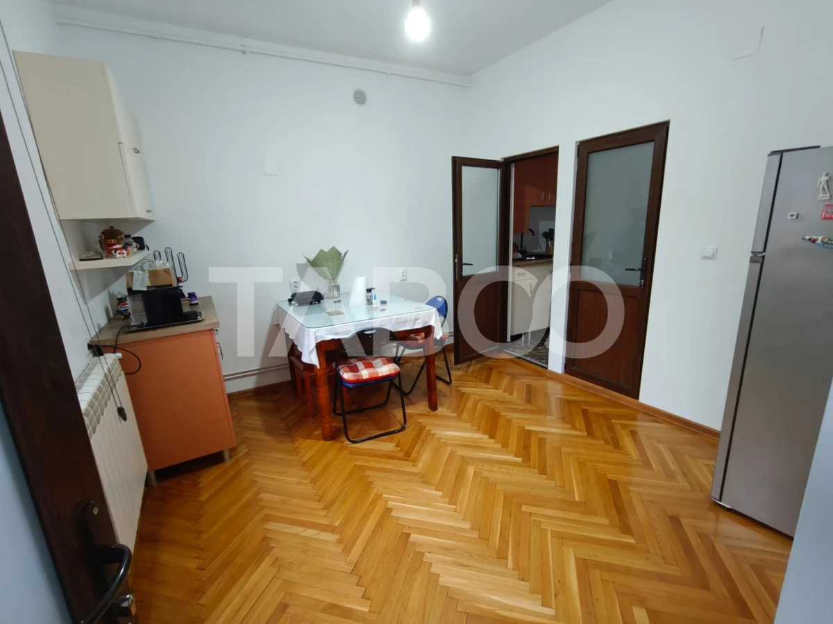 Apartament complet renovat 2 camere garaj acces auto Centru Istoric - 9