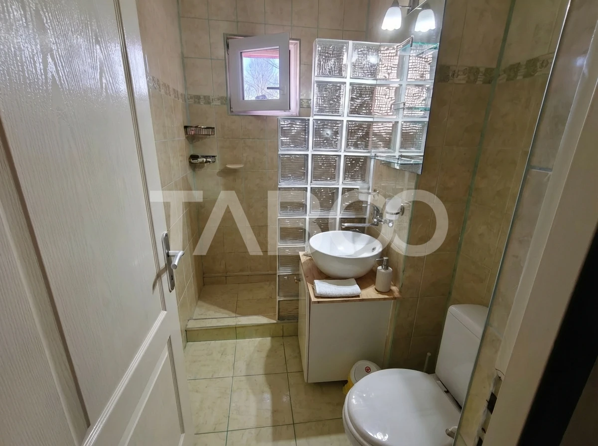 Apartament decomandat cu 3 camere - balcon - etaj 1 -zona Vasile Aaron - 5