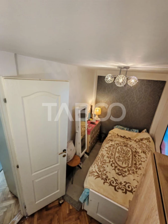 Apartament de vanzare cu 3 camere 2 bai la vila zona Horea - 4