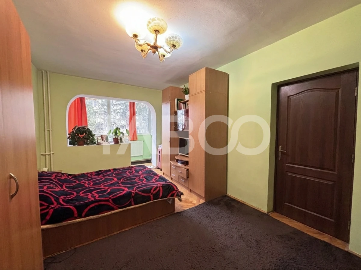 De vanzare apartament 3 camere decomandate parter inalt peste garaje - 3