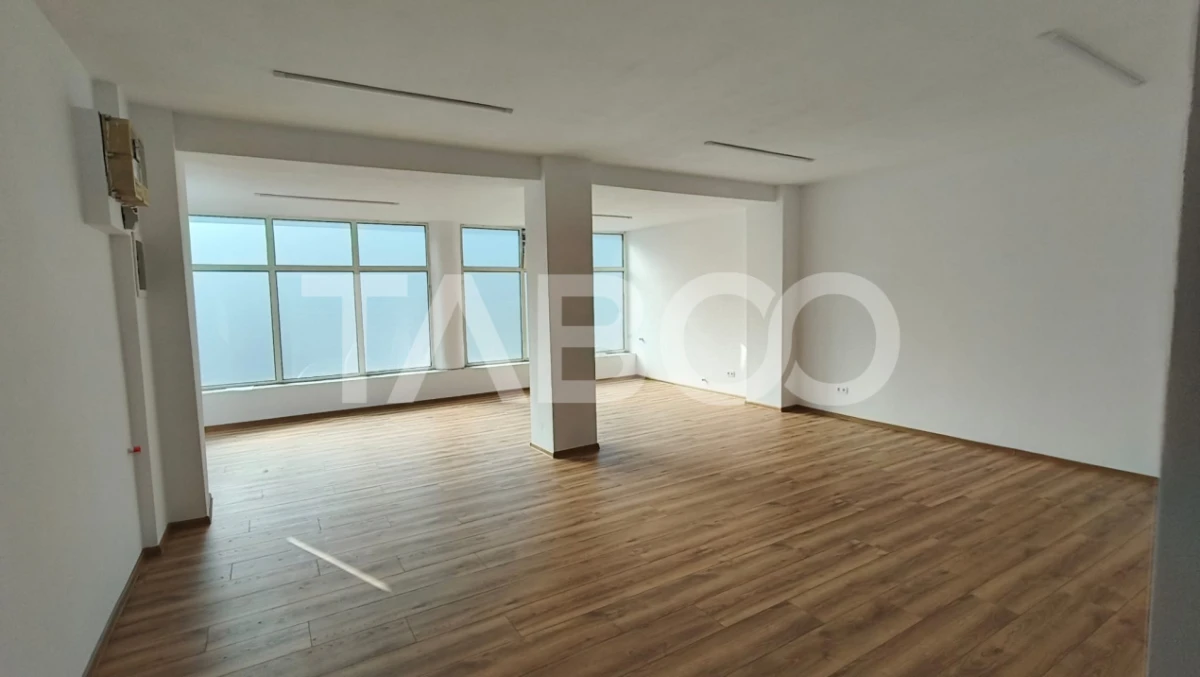 Spatiu comercial de inchiriat in Sebes zona centrala - 1