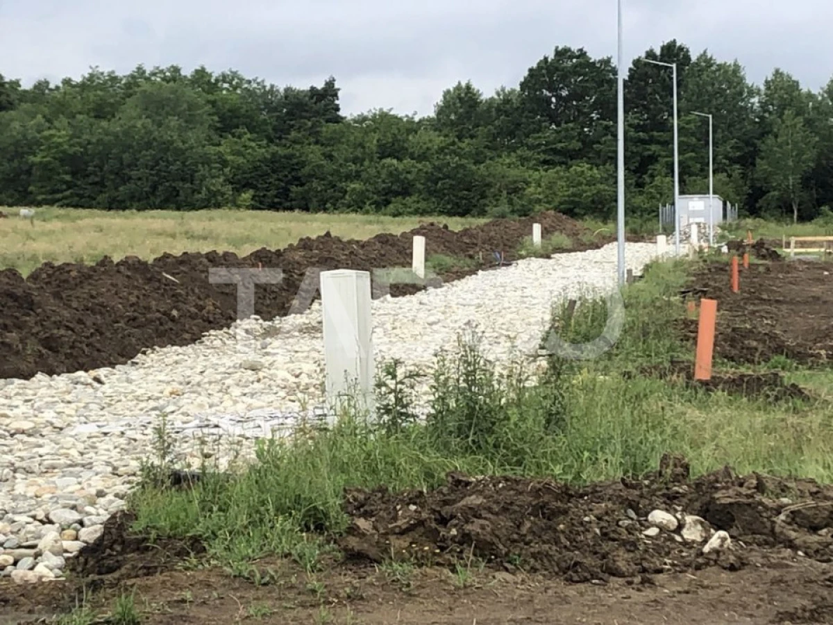 Teren intravilan 711 mp front 18m in zona Cartierul Arhitectilor - 2