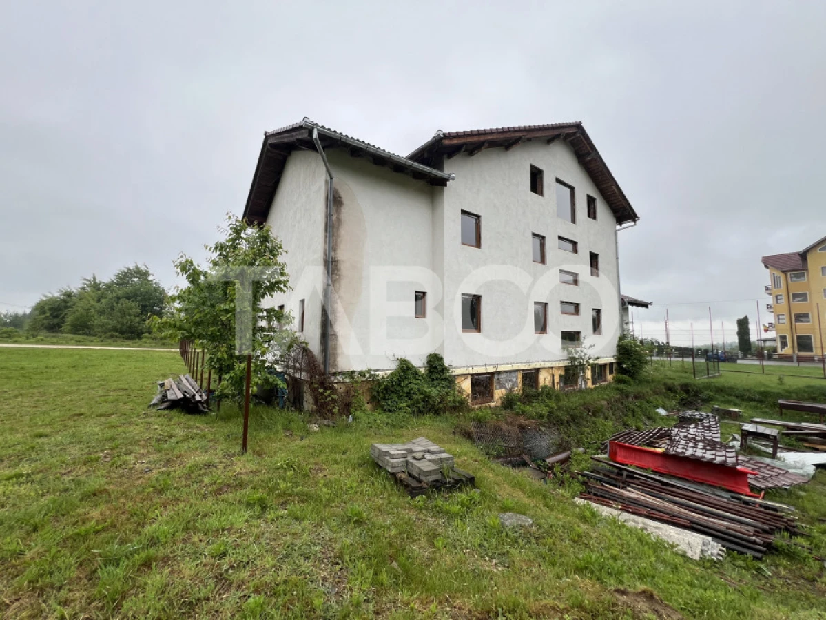 Pensiune la Rosu480 mp de vanzare Statiune Climaterica Sambata de Sus - 1