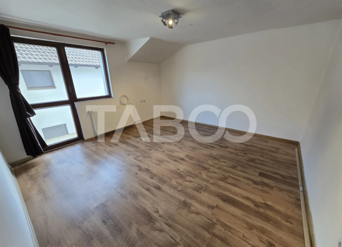 Casa de vanzare cu 6 camere 2 parcari curte libera 200 mp in Selimbar - 6