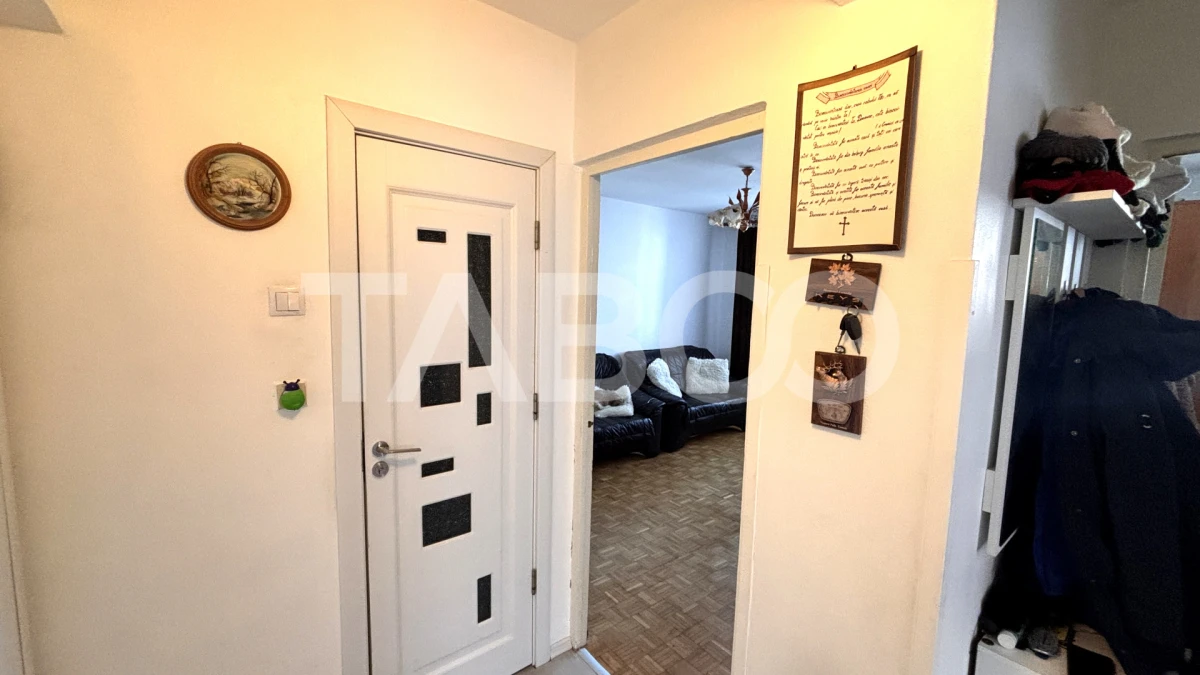 Apartament 3 camere decomandat 55mpu + balcon zona Strand Sibiu - 6