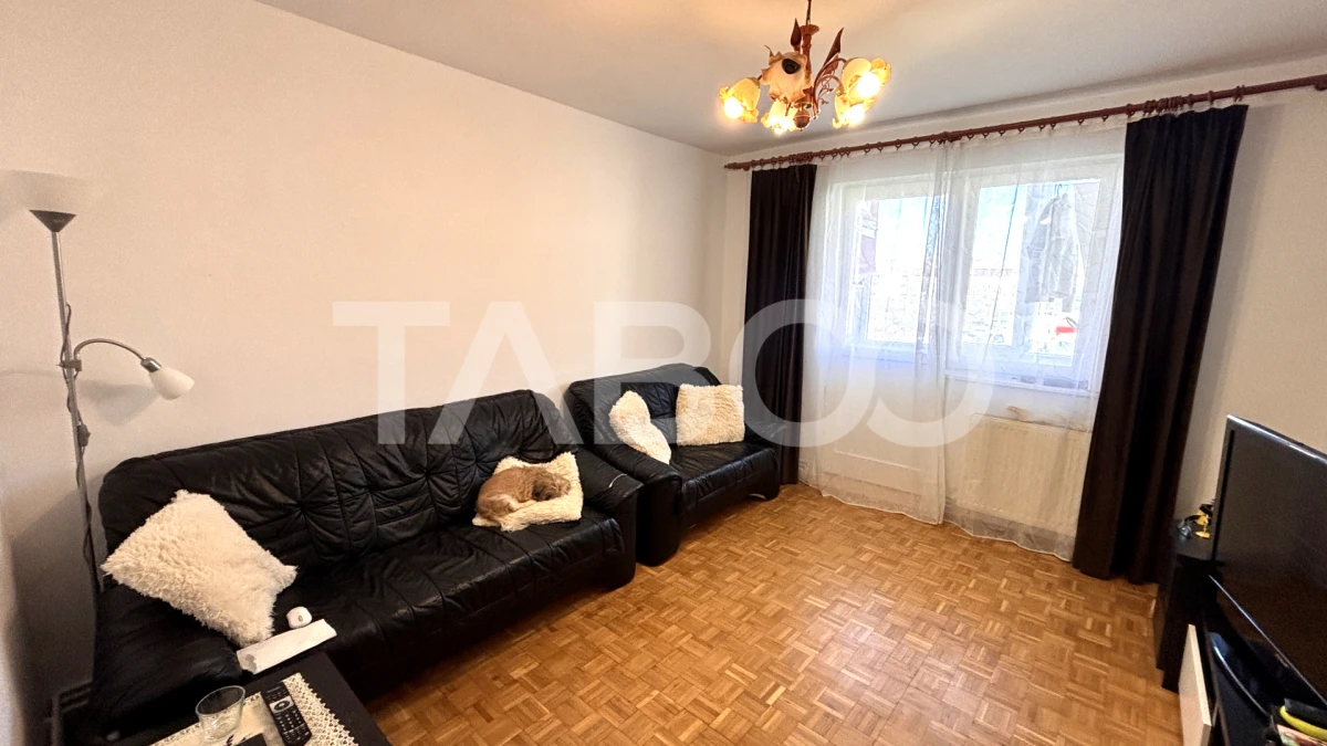 Apartament 3 camere decomandat 55mpu + balcon zona Strand Sibiu - 2