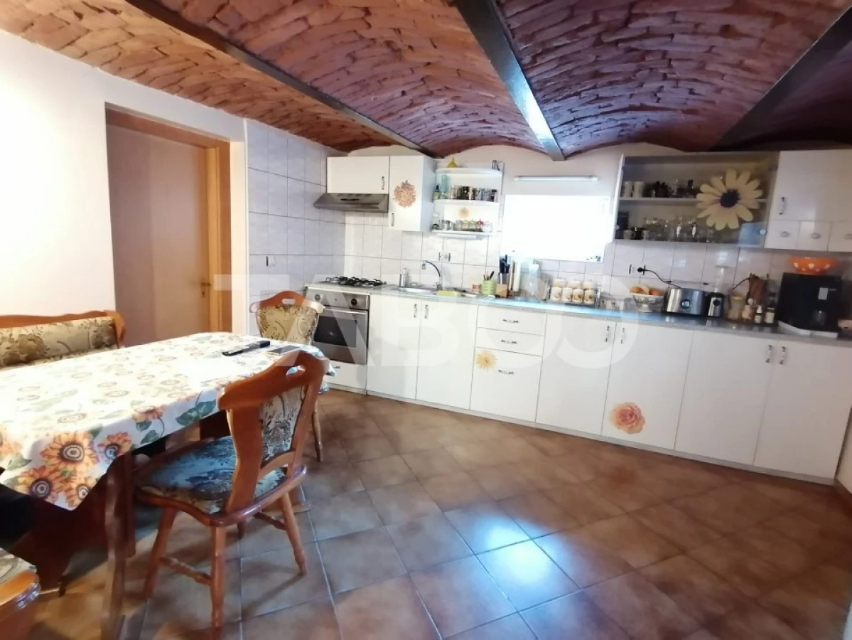 Casa individuala 6 camere de vanzare 250 mpu 361 mp teren zona Lupeni - 8