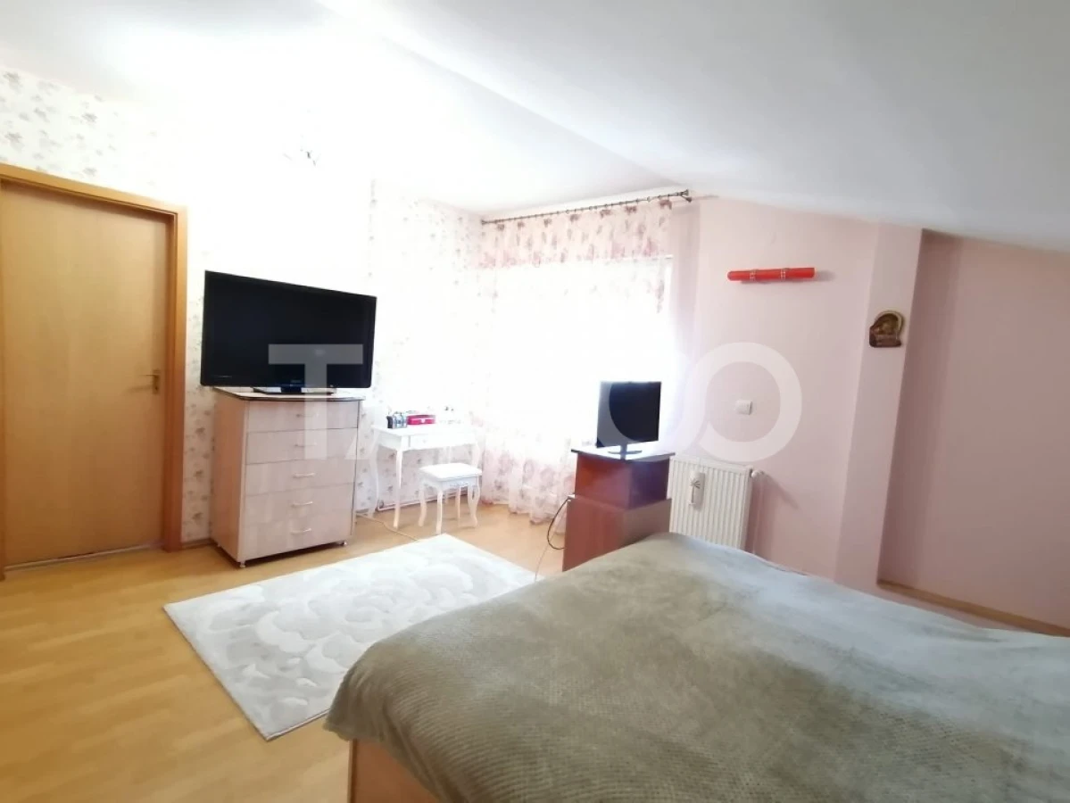Casa individuala 6 camere de vanzare 250 mpu 361 mp teren zona Lupeni - 3