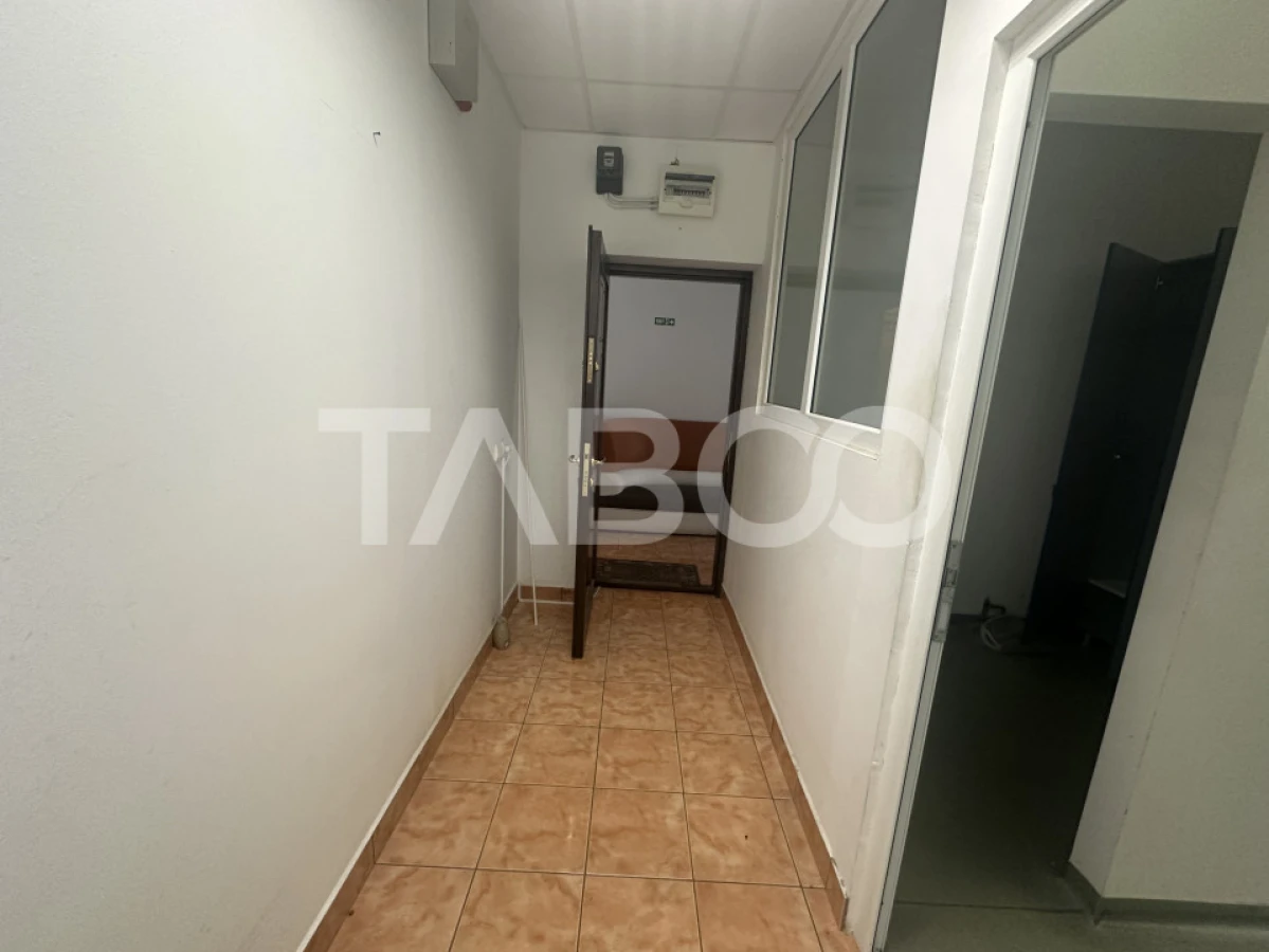 Spatiu comercial de inchiriat 5 camere 110mp Orasul de Jos Sibiu - 2