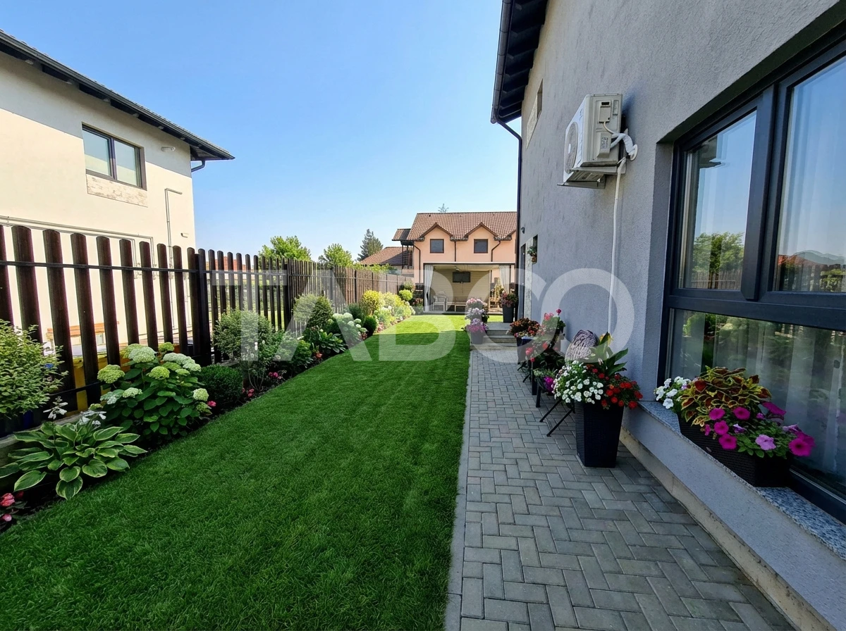 Casa de locuit + spatiu comercial de vanzare in Cisnadie - 1