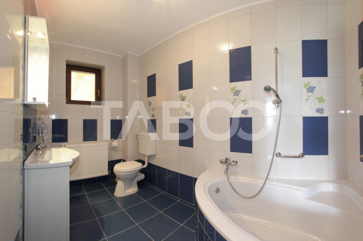 Pensiune de vanzare 10 camere 10 bai 343 mp utili Paltinis Sibiu - 6