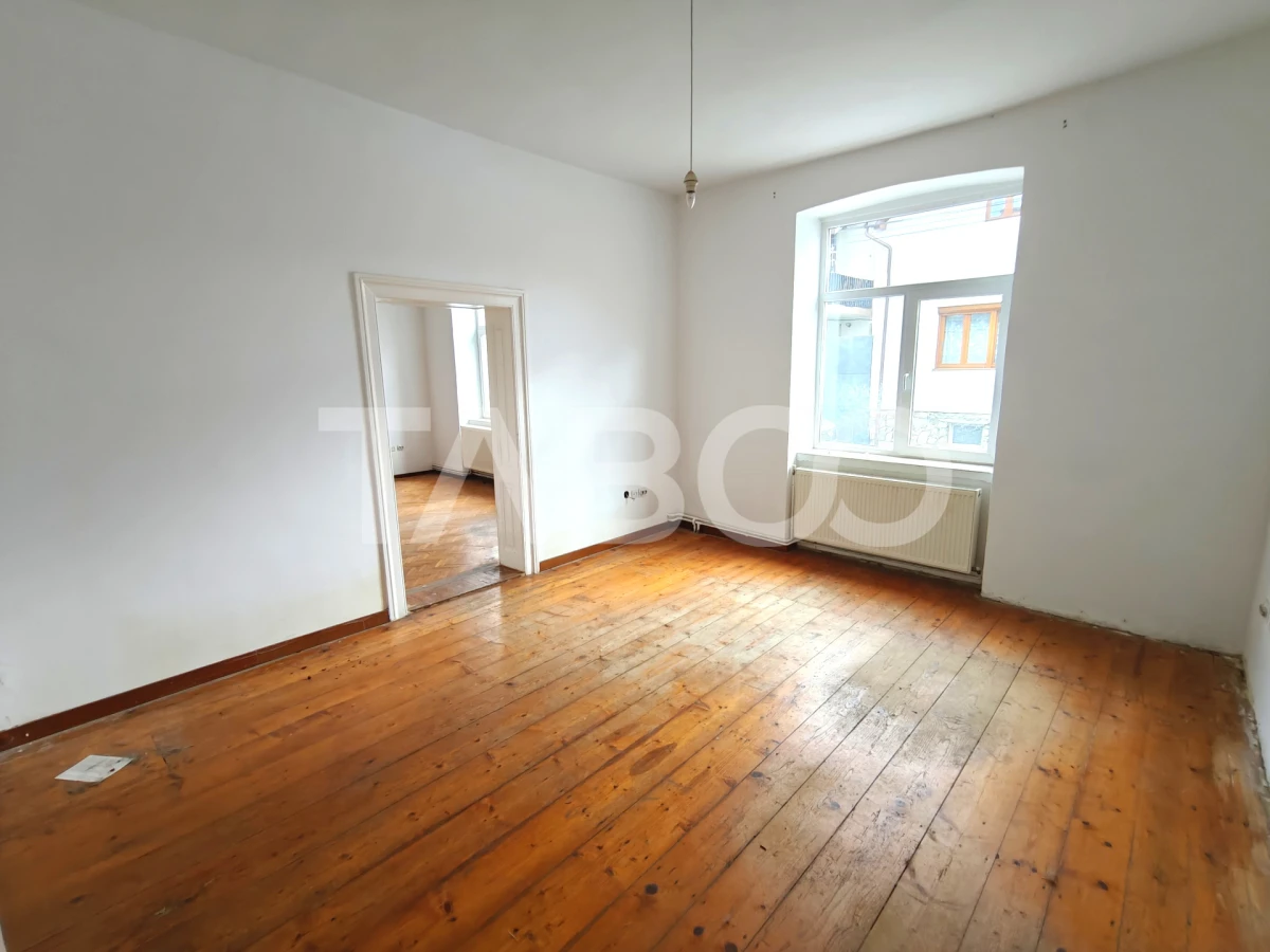 Spatiu de inchiriat pretabil Restaurant - zona Lupeni - Comision 0 - 6