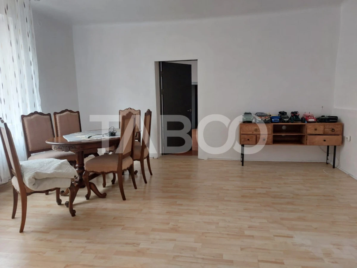 Casa 214 mp utili singur in curte 800 mp teren zona centrala Cisnadie - 7