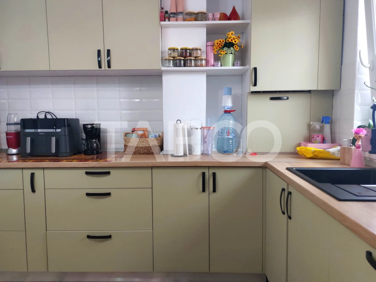 Apartament renovat 66 mp 3 camere 2 bai balcon pivnita Cisnadie - 5