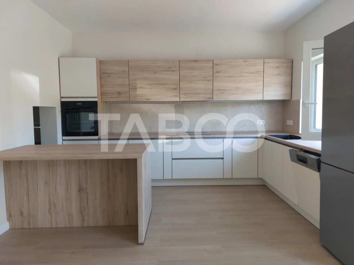 Casa individuala de inchiriat P+1E 3 dormitoare curte libera 300 mp - 1