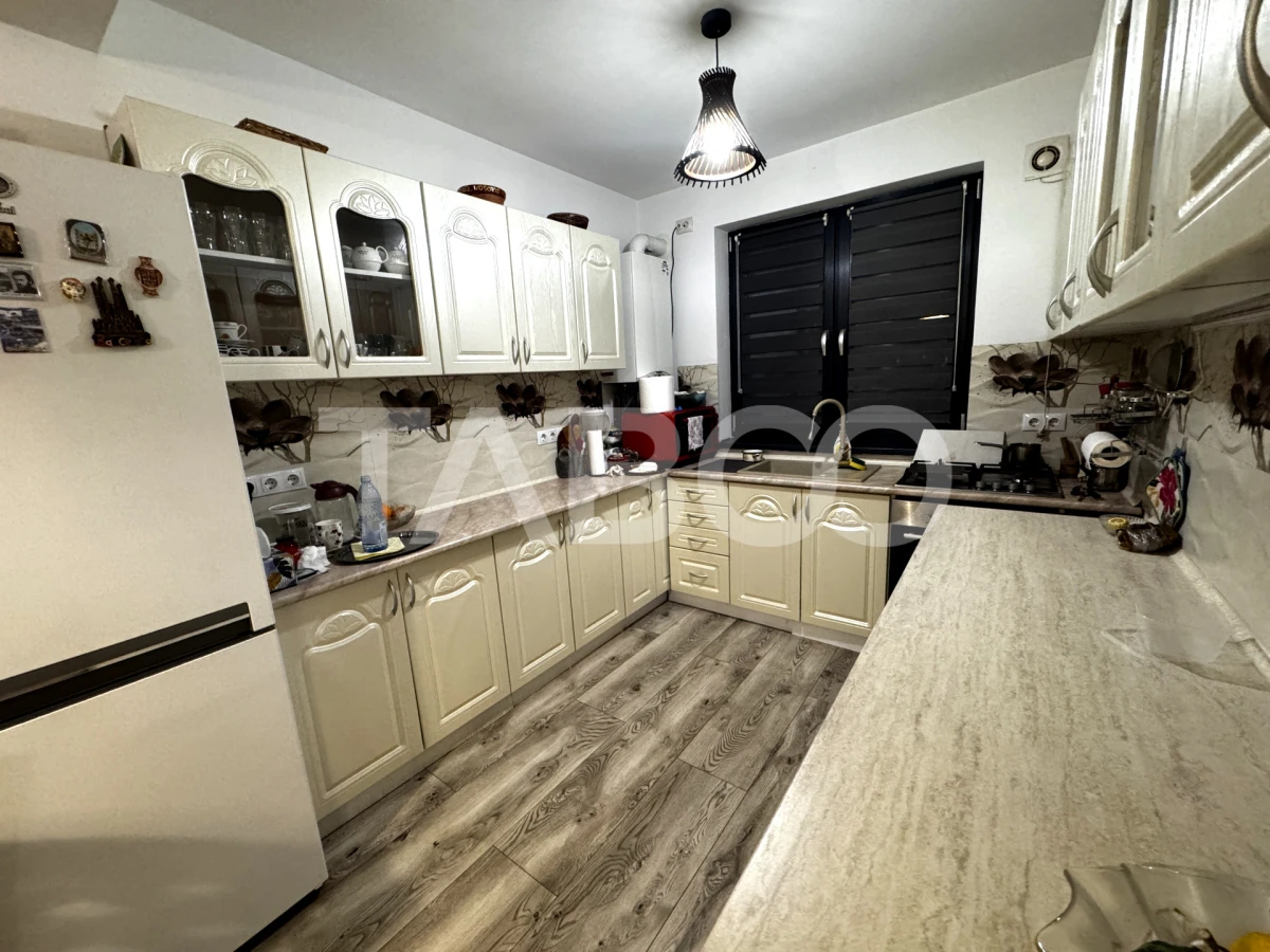 Casa de vanzare cu 4 camere incalzire in pardoseala Selimbar Sibiu - 3