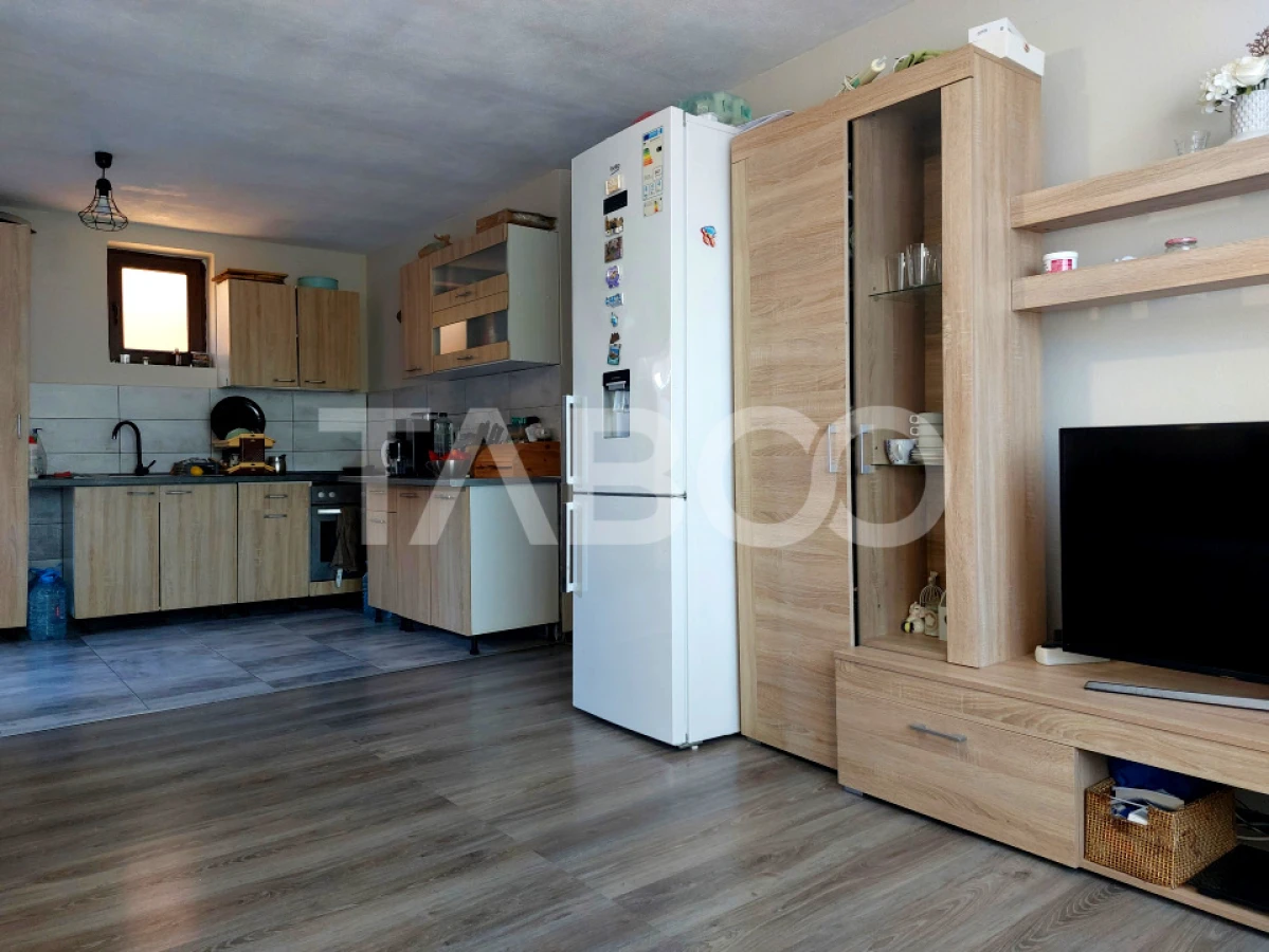 Pret avantajos-Casa individuala 146 mp 5 camere 238 mp teren Cisnadie - 2