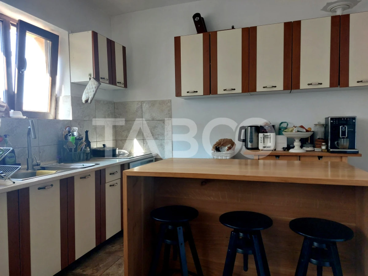 Pret avantajos-Casa individuala 146 mp 5 camere 238 mp teren Cisnadie - 1